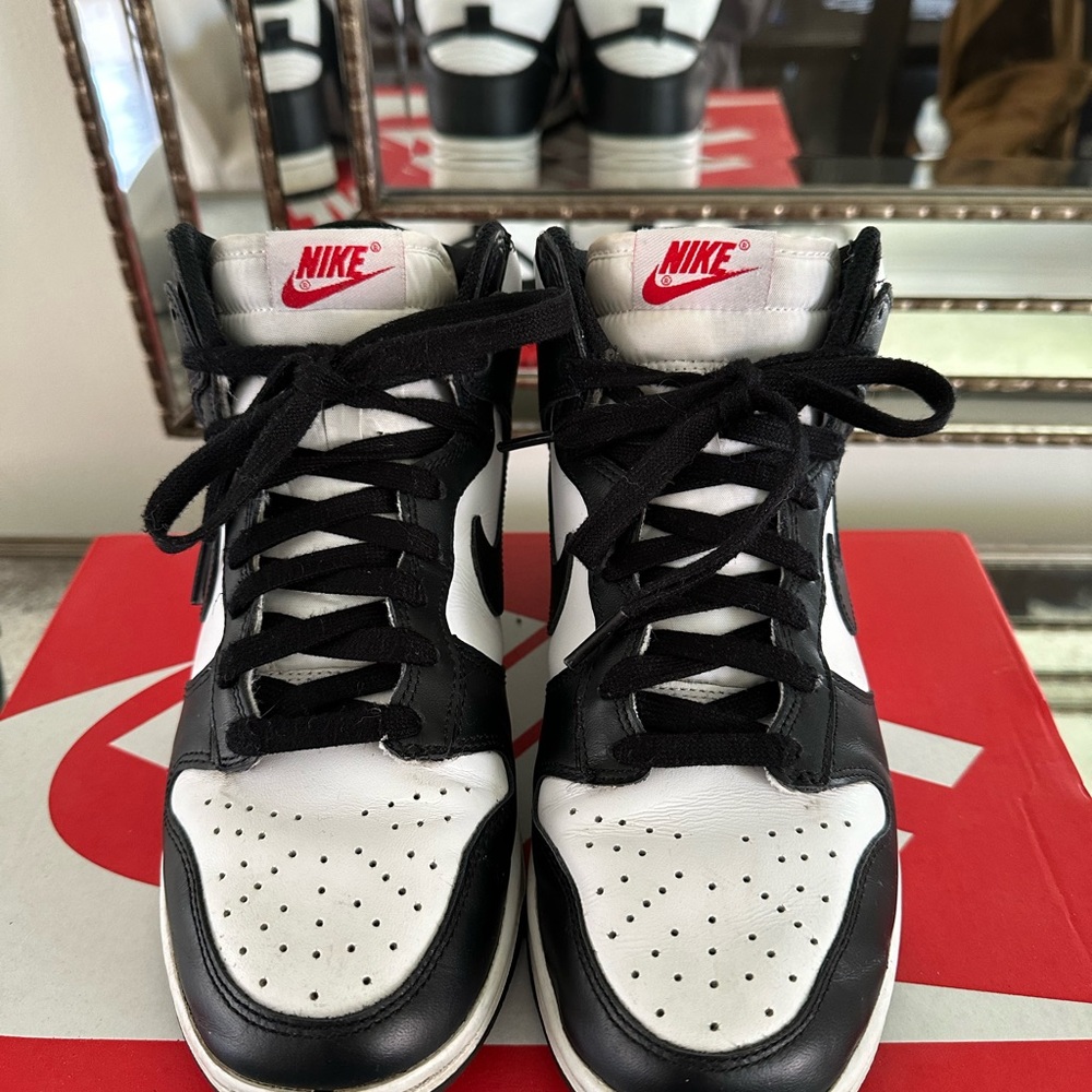 Women’s Nike Dunk High Panda Size 8